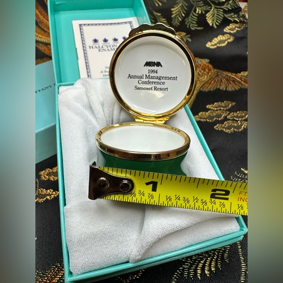 SOLD. Tiffany & Co Halcyon Days Enamels Samoset Resort MBNA 1994 Trinket Box - Picture 9 of 9